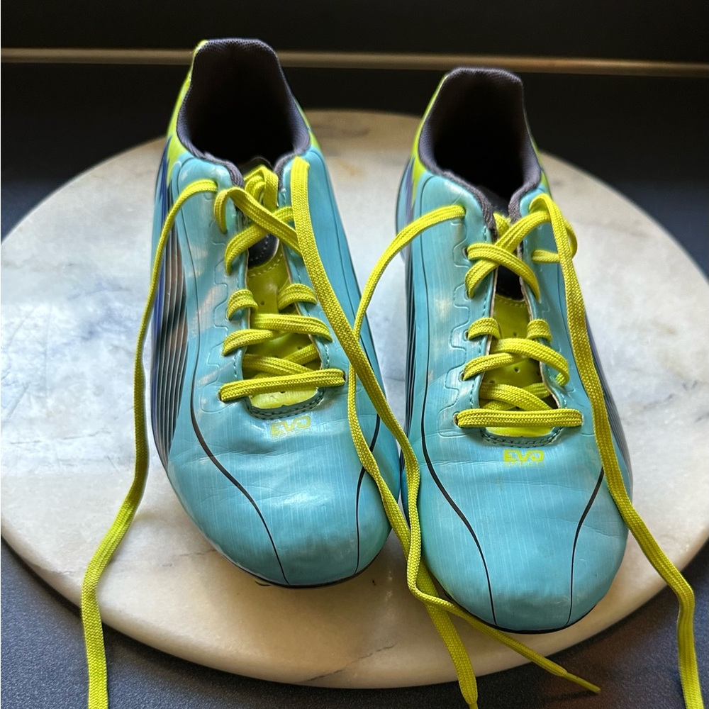 PUMA SPEED CLEATS Auqua & Fluorescent Yellow Soccer Cleats. EVO Speed 4 Sz 7.5.